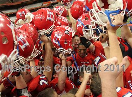 Thumbnail 1 in Schalmont vs. Hornell (NYSPHSAA Class B Final) photogallery.
