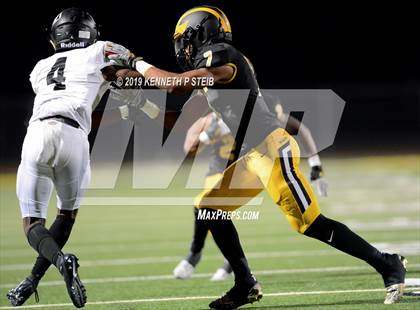 Thumbnail 3 in Brusly @ St. James (LHSAA 3A Quarterfinal) photogallery.