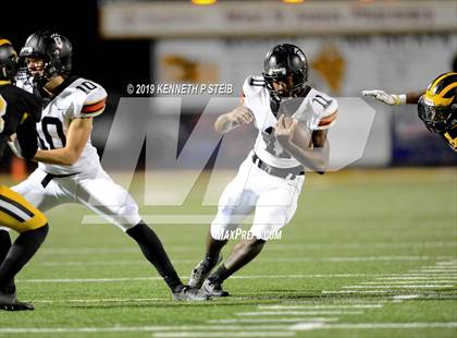 Thumbnail 3 in Brusly @ St. James (LHSAA 3A Quarterfinal) photogallery.