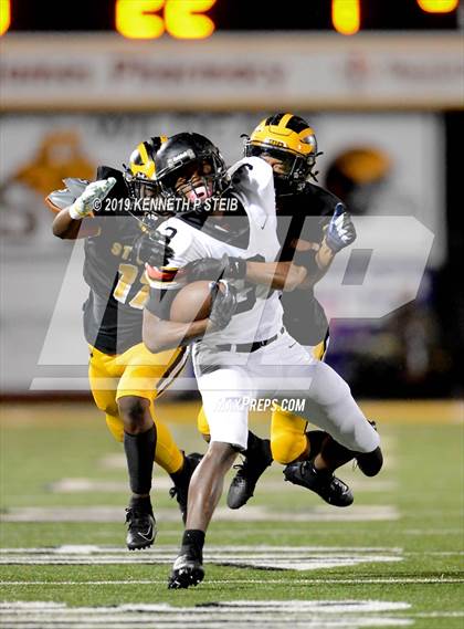 Thumbnail 1 in Brusly @ St. James (LHSAA 3A Quarterfinal) photogallery.