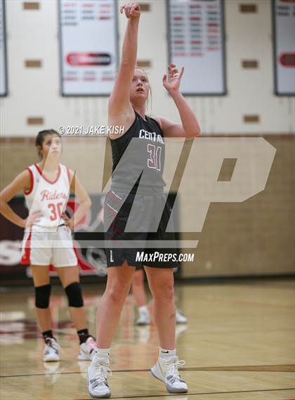 Thumbnail 2 in Grand Forks Central vs. Red River photogallery.