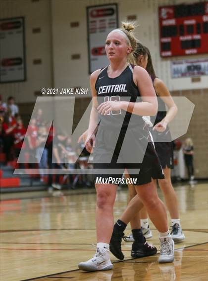 Thumbnail 2 in Grand Forks Central vs. Red River photogallery.