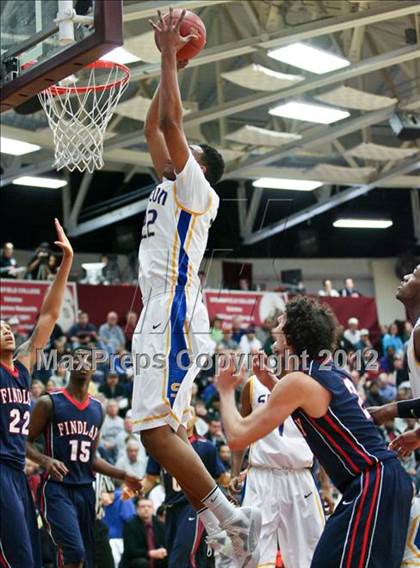 Thumbnail 1 in Findlay Prep vs. Simeon (Spalding Hoophall Classic) photogallery.