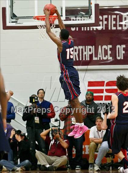 Thumbnail 1 in Findlay Prep vs. Simeon (Spalding Hoophall Classic) photogallery.
