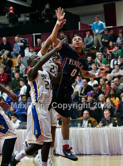 Thumbnail 3 in Findlay Prep vs. Simeon (Spalding Hoophall Classic) photogallery.