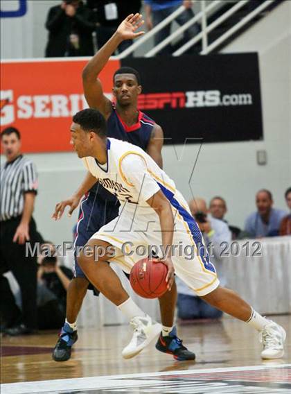 Thumbnail 1 in Findlay Prep vs. Simeon (Spalding Hoophall Classic) photogallery.