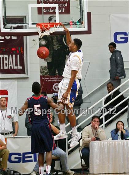 Thumbnail 2 in Findlay Prep vs. Simeon (Spalding Hoophall Classic) photogallery.