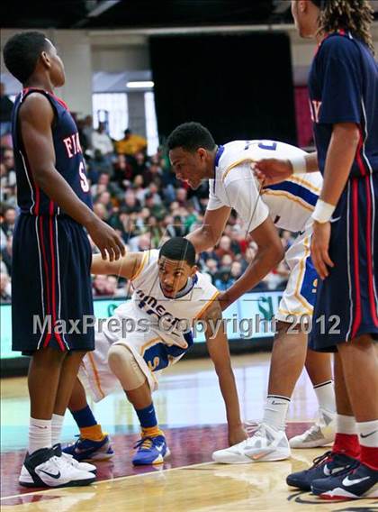 Thumbnail 1 in Findlay Prep vs. Simeon (Spalding Hoophall Classic) photogallery.