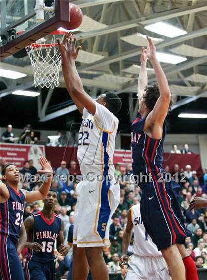 Thumbnail 2 in Findlay Prep vs. Simeon (Spalding Hoophall Classic) photogallery.