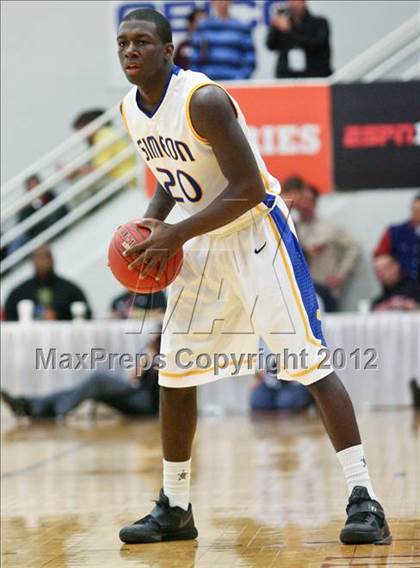 Thumbnail 3 in Findlay Prep vs. Simeon (Spalding Hoophall Classic) photogallery.