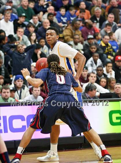 Thumbnail 1 in Findlay Prep vs. Simeon (Spalding Hoophall Classic) photogallery.