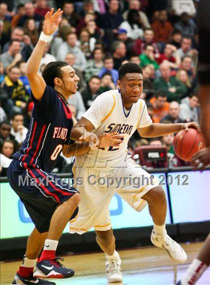 Thumbnail 2 in Findlay Prep vs. Simeon (Spalding Hoophall Classic) photogallery.