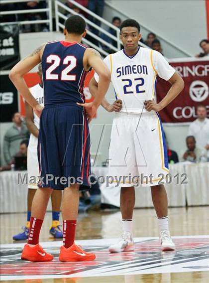 Thumbnail 1 in Findlay Prep vs. Simeon (Spalding Hoophall Classic) photogallery.