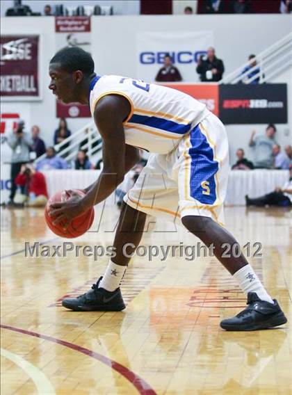 Thumbnail 2 in Findlay Prep vs. Simeon (Spalding Hoophall Classic) photogallery.