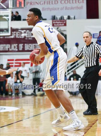 Thumbnail 2 in Findlay Prep vs. Simeon (Spalding Hoophall Classic) photogallery.