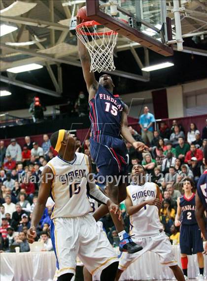 Thumbnail 2 in Findlay Prep vs. Simeon (Spalding Hoophall Classic) photogallery.