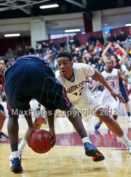 Thumbnail 1 in Findlay Prep vs. Simeon (Spalding Hoophall Classic) photogallery.