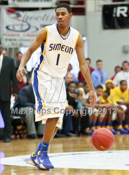 Thumbnail 1 in Findlay Prep vs. Simeon (Spalding Hoophall Classic) photogallery.