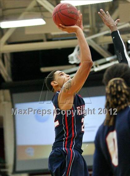 Thumbnail 3 in Findlay Prep vs. Simeon (Spalding Hoophall Classic) photogallery.