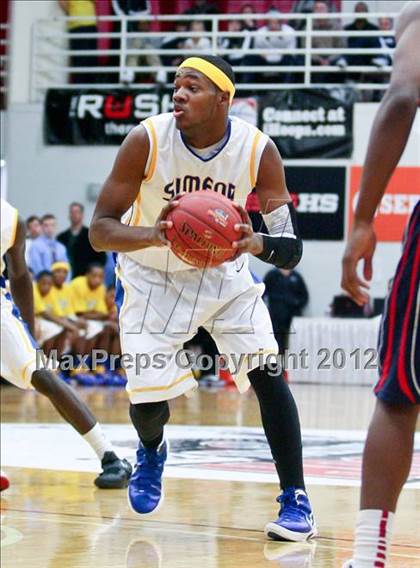 Thumbnail 3 in Findlay Prep vs. Simeon (Spalding Hoophall Classic) photogallery.