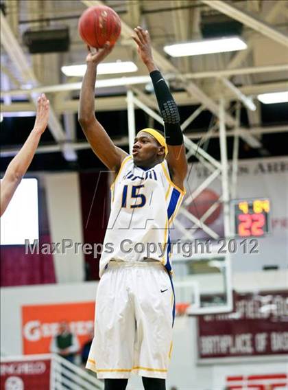 Thumbnail 3 in Findlay Prep vs. Simeon (Spalding Hoophall Classic) photogallery.