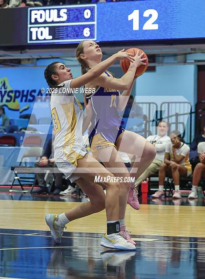 Thumbnail 3 in Walter Panas vs. Mahopac (NYSPHSAA Section 1 Class AA Semifinal) photogallery.