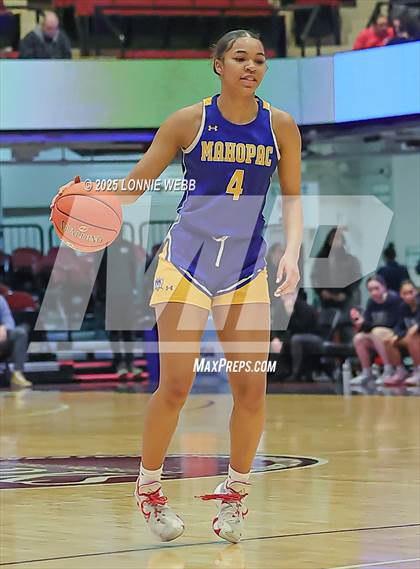 Thumbnail 1 in Walter Panas vs. Mahopac (NYSPHSAA Section 1 Class AA Semifinal) photogallery.