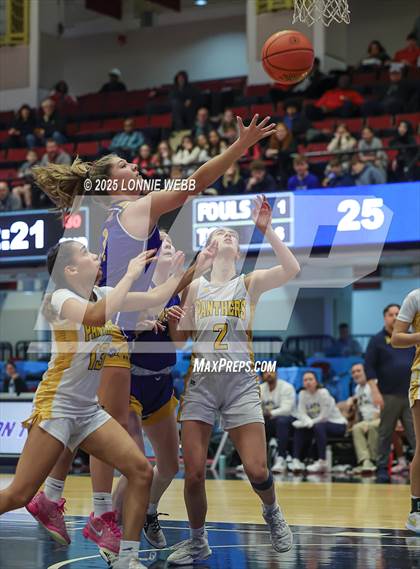 Thumbnail 2 in Walter Panas vs. Mahopac (NYSPHSAA Section 1 Class AA Semifinal) photogallery.