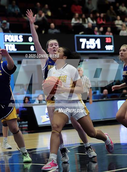 Thumbnail 3 in Walter Panas vs. Mahopac (NYSPHSAA Section 1 Class AA Semifinal) photogallery.