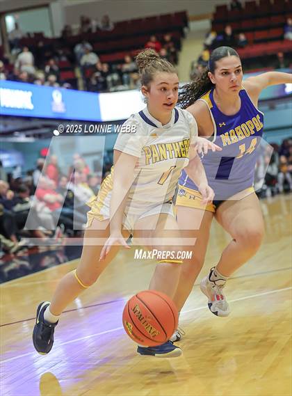 Thumbnail 1 in Walter Panas vs. Mahopac (NYSPHSAA Section 1 Class AA Semifinal) photogallery.