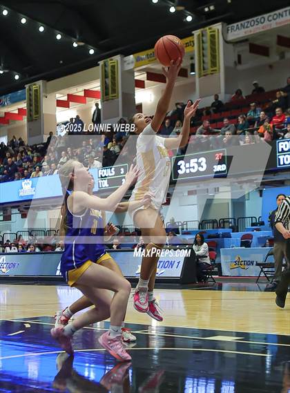Thumbnail 1 in Walter Panas vs. Mahopac (NYSPHSAA Section 1 Class AA Semifinal) photogallery.