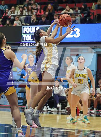 Thumbnail 1 in Walter Panas vs. Mahopac (NYSPHSAA Section 1 Class AA Semifinal) photogallery.