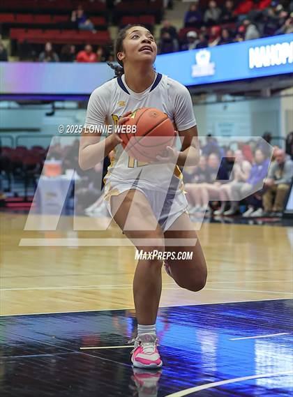 Thumbnail 2 in Walter Panas vs. Mahopac (NYSPHSAA Section 1 Class AA Semifinal) photogallery.