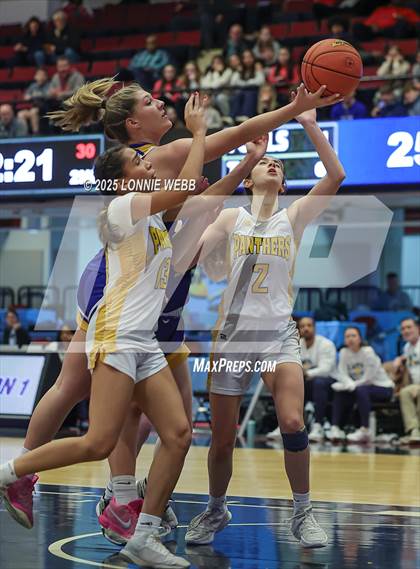 Thumbnail 3 in Walter Panas vs. Mahopac (NYSPHSAA Section 1 Class AA Semifinal) photogallery.
