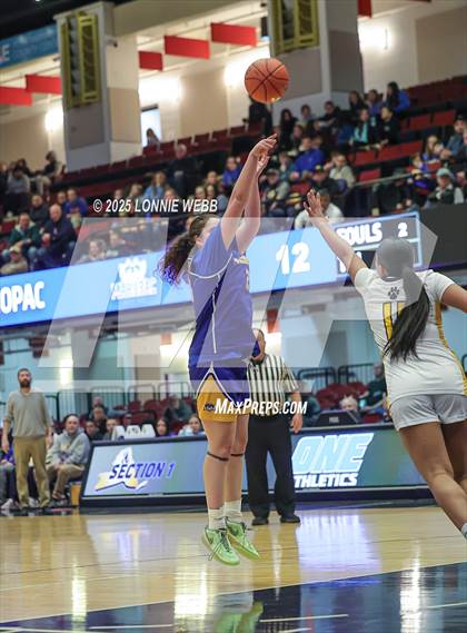 Thumbnail 3 in Walter Panas vs. Mahopac (NYSPHSAA Section 1 Class AA Semifinal) photogallery.