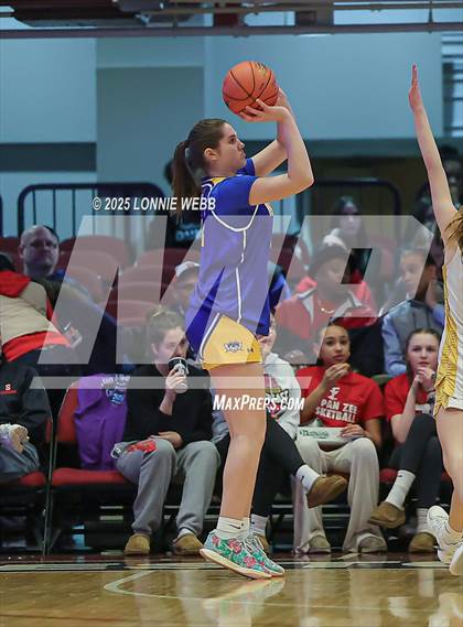 Thumbnail 3 in Walter Panas vs. Mahopac (NYSPHSAA Section 1 Class AA Semifinal) photogallery.