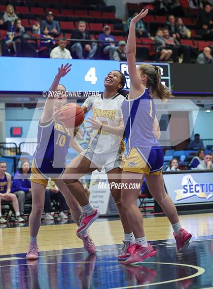 Thumbnail 3 in Walter Panas vs. Mahopac (NYSPHSAA Section 1 Class AA Semifinal) photogallery.