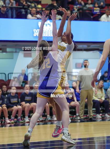 Thumbnail 3 in Walter Panas vs. Mahopac (NYSPHSAA Section 1 Class AA Semifinal) photogallery.