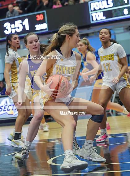 Thumbnail 1 in Walter Panas vs. Mahopac (NYSPHSAA Section 1 Class AA Semifinal) photogallery.