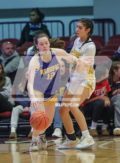 Thumbnail 3 in Walter Panas vs. Mahopac (NYSPHSAA Section 1 Class AA Semifinal) photogallery.