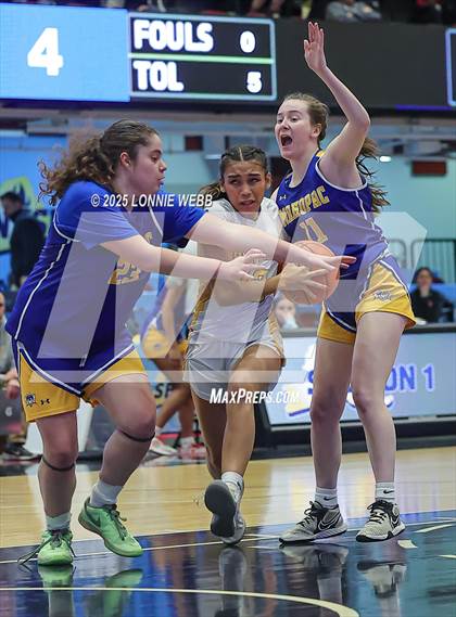 Thumbnail 2 in Walter Panas vs. Mahopac (NYSPHSAA Section 1 Class AA Semifinal) photogallery.