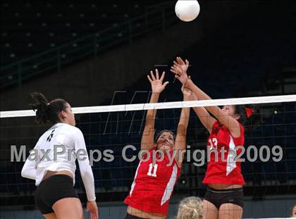 Thumbnail 3 in Archbishop Mitty vs. Redlands East Valley (CIF D2 State Final) photogallery.