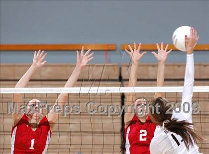 Thumbnail 3 in Archbishop Mitty vs. Redlands East Valley (CIF D2 State Final) photogallery.