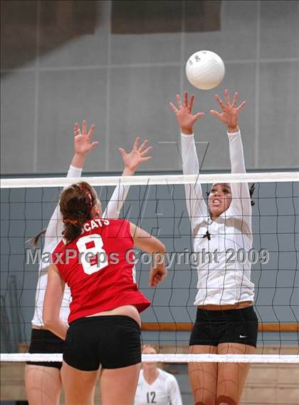 Thumbnail 2 in Archbishop Mitty vs. Redlands East Valley (CIF D2 State Final) photogallery.