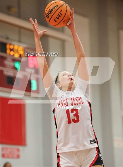 Thumbnail 2 in Valor Christian @ Regis Jesuit photogallery.
