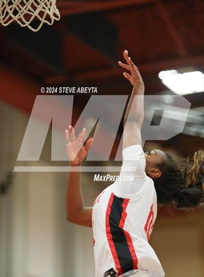 Thumbnail 3 in Valor Christian @ Regis Jesuit photogallery.