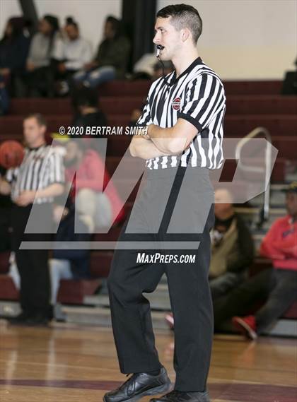 Thumbnail 2 in Nichols vs. Middle Early College photogallery.