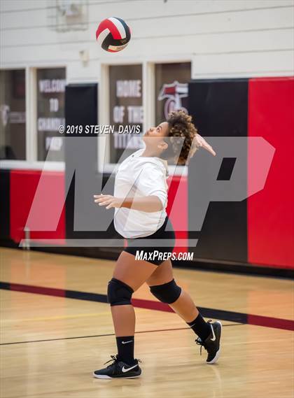 Thumbnail 2 in Chandler Prep vs. Phoenix Christian  photogallery.