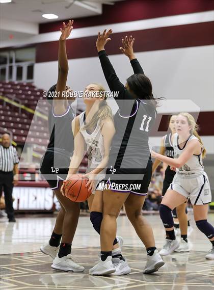Thumbnail 3 in Highland Park vs. Lufkin (UIL 5A Area) photogallery.