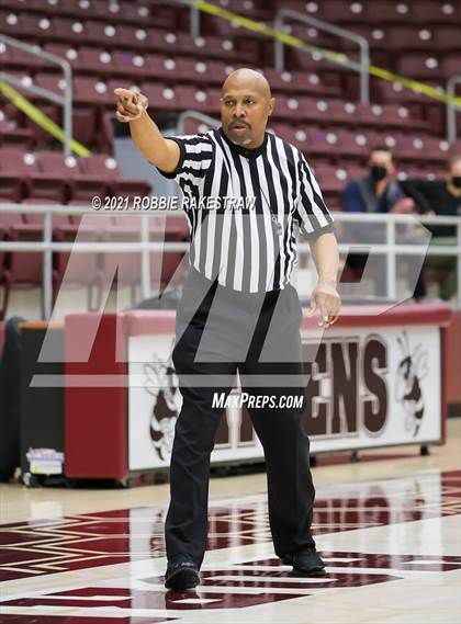 Thumbnail 3 in Highland Park vs. Lufkin (UIL 5A Area) photogallery.